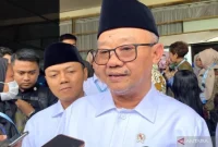 Mendikbudristek memastikan mata pelajaran coding dan AI akan diterapkan pada tahun ajaran 2026/2027 sebagai mata pelajaran pilihan, bukan wajib, setelah naskah akademik resmi dirilis dan