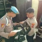 Propam Polres Rote Ndao melakukan pengecekan rutin di Gudang Senjata Api (Senpi) Logistik Polres Rote Ndao