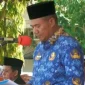 Sekretaris Daerah Kabupaten Rote Ndao, Drs. Jonas M. Selly, MM, selaku Inspektur Upacara,