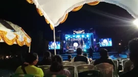 Keterangan Foto: Institut Agama Kristen Negeri (IAKN) Kupang menggelar konser musik kampus bertajuk “Nada dan Emosi: Melodi untuk Bumi, Harmoni untuk Sesama” di Taman Nostalgia Kupang, Kamis (11/12/2025), sebagai ajang unjuk bakat talenta seni Fakultas Seni Keagamaan Kristen (FSKK) sekaligus upaya mendekatkan kampus dengan masyarakat luas.