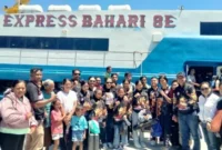 Kamis, 2 April 2026 — Wakil Bupati Rote Ndao foto bersama para atlet pencak silat Perisai Diri di Pelabuhan Ba’a sebelum bertolak ke Kupang menuju Jakarta. (Foto: Dok. Pribadi)