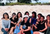**Keterangan foto:** Para siswa-siswi program keahlian TJKT SMKN Pantai Baru berfoto bersama di Pantai Oesosole, Desa Faifua, Kecamatan Rote Timur, Sabtu 25 April 2026, sebagai momen kebersamaan dan perpisahan sebelum kelulusan tahun pelajaran 2025/2026.
