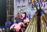 Keterangan foto: Peserta tarian literasi dari SMA Negeri 1 Lobalain saat tampil pada Festival Literasi Rote Ndao, Jumat, 24 April 2026. Foto: Dok. Metrotimornews.id