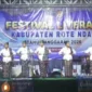 Para siswi SMA Kristen Siloam Metina menampilkan tarian penuh semangat dalam Festival Literasi, Sabtu, 25 April 2026. Mereka tampil serasi mengenakan pakaian adat lengkap yang menambah keindahan pertunjukan.