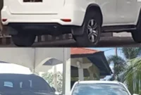 Parkir kendaraan dinas tersusun rapi di area kantor sebagai bagian dari operasional pelayanan.