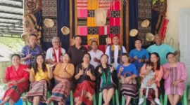 Dokumentasi pribadi Paduan Suara Jemaat GMIT Menggelama saat menjalani sesi latihan intensif menjelang tampil pada ajang Pesparawi GMIT tingkat Kabupaten Rote Ndao Tahun 2026 dalam rangka HUT ke-66 Jemaat GMIT Imanuel Nemberala. Dengan penuh semangat dan kekompakan, 33 anggota paduan suara mempersiapkan harmoni pujian terbaik demi memuliakan nama Tuhan. Foto: Dok. Pribadi untuk Metrotimornews.id