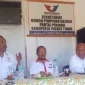 Keterangan Foto: Kiri, Ketua DPD Partai Perindo Kabupaten Flores Timur, Plasidus Fernandez, berkacamata. Kanan, Anggota DPRD Kabupaten Flores Timur, Yakobus Mikhael Krizik Basa Lewar, S.Kep., mengenakan baju putih.